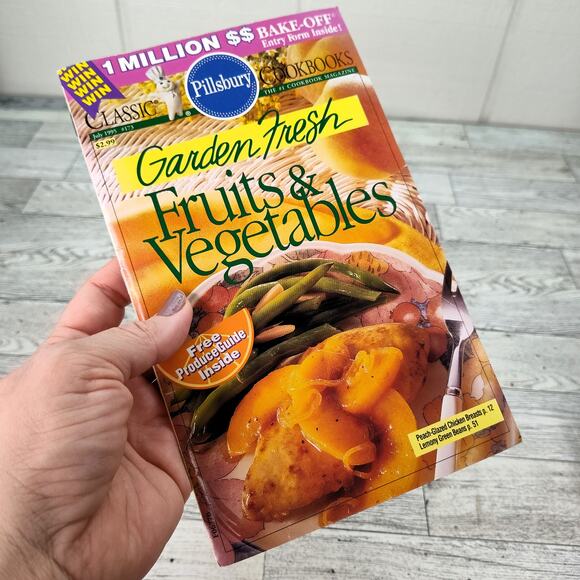 Pillsbury Garden Fresh Fruit‎ and Vegetables Cookbook Booklet 1995 Retro Vintage - Picture 1 of 13
